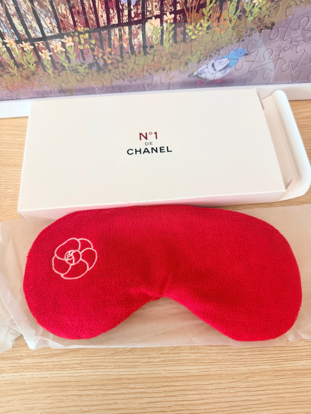 CHANEL N°1 Red Eye Mask